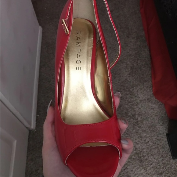 Cute brand new red heels never worn - Picture 4 of 4
